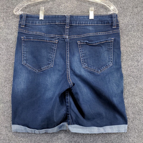 Time & Tru Women's Mid Rise Jean Shorts Blue Size 6 Distressed Cotton Blend - Picture 2 of 14
